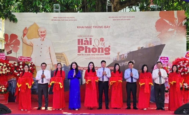 Trưng bày chuyên đề "Khắc ghi lời Bác, Hải Phòng-Niềm tin và khát vọng vươn mình" - Ảnh 1. Trưng bày chuyên đề "Khắc ghi lời Bác, Hải Phòng-Niềm tin và khát vọng vươn mình" - Ảnh 1.