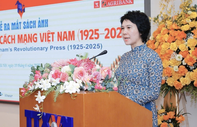 Ghi lại hành trình phát triển vẻ vang của báo chí cách mạng trong suốt 1 thế kỷ đồng hành cùng dân tộc - Ảnh 1. Ghi lại hành trình phát triển vẻ vang của báo chí cách mạng trong suốt 1 thế kỷ đồng hành cùng dân tộc - Ảnh 1.