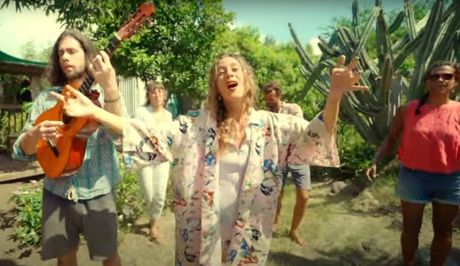 Concert Électro-POP Tropical - &quot;Bữa tiệc&quot; âm nhạc đầy sắc màu của nhóm nghệ sĩ Luiza - Ảnh 2.