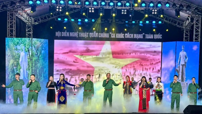 Hội diễn Nghệ thuật quần chúng "Ca khúc cách mạng" toàn quốc năm 2025: Góp phần nâng cao chất lượng hoạt động văn hóa ở cơ sở - Ảnh 1. Hội diễn Nghệ thuật quần chúng "Ca khúc cách mạng" toàn quốc năm 2025: Góp phần nâng cao chất lượng hoạt động văn hóa ở cơ sở - Ảnh 1.