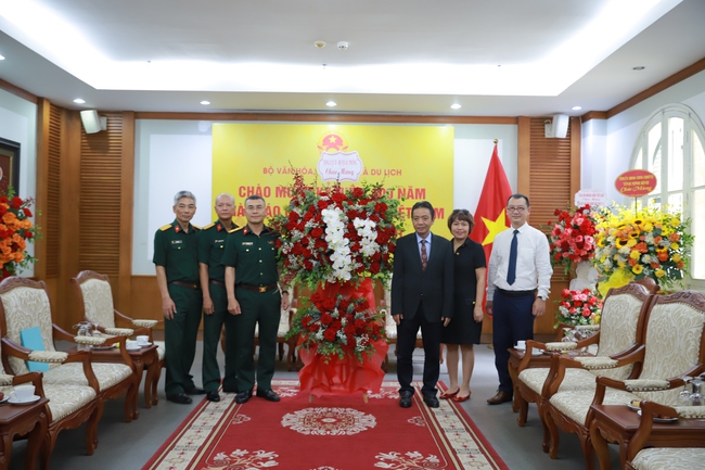 Tổng cục II (Bộ Quốc Phòng), UBND tỉnh Ninh Bình thăm Bộ VHTTDL nhân dịp 100 năm kỷ niệm Ngày Báo chí - Ảnh 1. Tổng cục II (Bộ Quốc Phòng), UBND tỉnh Ninh Bình thăm Bộ VHTTDL nhân dịp 100 năm kỷ niệm Ngày Báo chí - Ảnh 1.