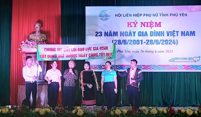 Phú Yên: Thực hiện hiệu quả công tác tuyên truyền, phổ biến giáo dục về Luật Phòng, chống bạo lực gia đình - Ảnh 1. Phú Yên: Thực hiện hiệu quả công tác tuyên truyền, phổ biến giáo dục về Luật Phòng, chống bạo lực gia đình - Ảnh 1.