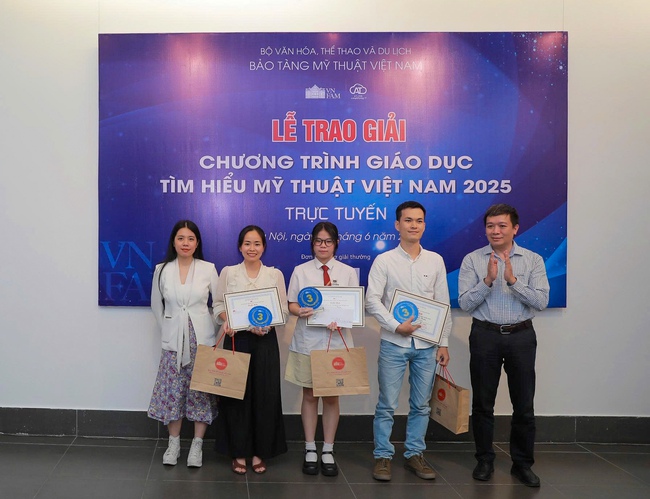 Kết nối thế hệ trẻ với di sản qua cuộc thi “Tìm hiểu mỹ thuật Việt Nam” - Ảnh 4. Kết nối thế hệ trẻ với di sản qua cuộc thi “Tìm hiểu mỹ thuật Việt Nam” - Ảnh 4.