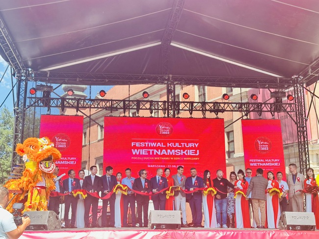 Tưng bừng khai mạc Tuần Văn hóa - Du lịch Việt Nam tại Ba Lan - Ảnh 1. Tưng bừng khai mạc Tuần Văn hóa - Du lịch Việt Nam tại Ba Lan - Ảnh 1.