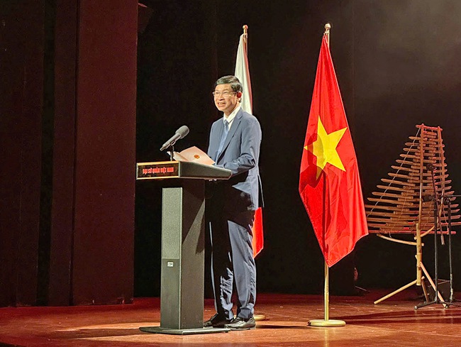Chương trình nghệ thuật “Tinh hoa văn hóa Việt Nam”: Thắt chặt tình hữu nghị Việt Nam - Ba Lan - Ảnh 1. Chương trình nghệ thuật “Tinh hoa văn hóa Việt Nam”: Thắt chặt tình hữu nghị Việt Nam - Ba Lan - Ảnh 1.