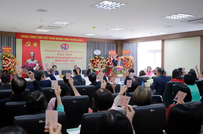 Đại hội Đảng bộ Bộ VHTTDL nhiệm kỳ 2025- 2030: Phát triển mạnh mẽ, toàn diện văn hóa, con người Việt Nam trong kỷ nguyên mới - Ảnh 4. Đại hội Đảng bộ Bộ VHTTDL nhiệm kỳ 2025- 2030: Phát triển mạnh mẽ, toàn diện văn hóa, con người Việt Nam trong kỷ nguyên mới - Ảnh 4.