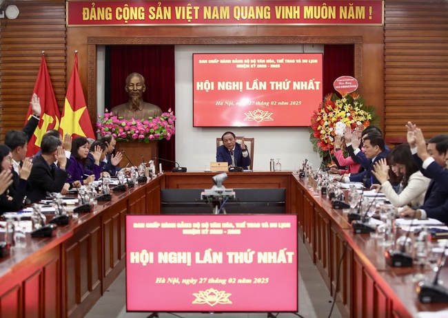 Đại hội Đảng bộ Bộ VHTTDL nhiệm kỳ 2025- 2030: Phát triển mạnh mẽ, toàn diện văn hóa, con người Việt Nam trong kỷ nguyên mới - Ảnh 1. Đại hội Đảng bộ Bộ VHTTDL nhiệm kỳ 2025- 2030: Phát triển mạnh mẽ, toàn diện văn hóa, con người Việt Nam trong kỷ nguyên mới - Ảnh 1.