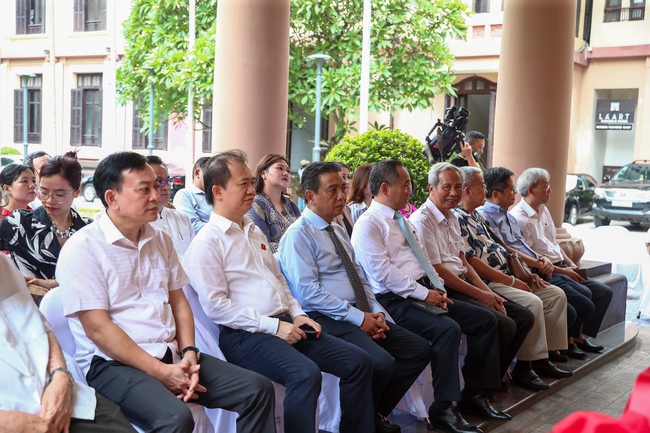 Ra mắt không gian trưng bày Mỹ thuật Ứng dụng và Mỹ thuật Dân gian - Ảnh 1.