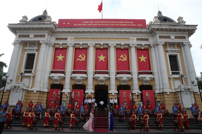 Khai mạc Đại hội đại biểu Đảng bộ Bộ Văn hóa, Thể thao và Du lịch lần thứ I, nhiệm kỳ 2025- 2030 - Ảnh 5. Khai mạc Đại hội đại biểu Đảng bộ Bộ Văn hóa, Thể thao và Du lịch lần thứ I, nhiệm kỳ 2025- 2030 - Ảnh 5.
