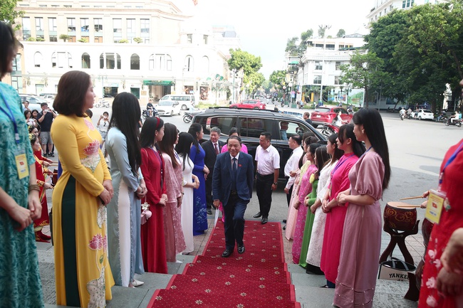 Khai mạc Đại hội đại biểu Đảng bộ Bộ Văn hóa, Thể thao và Du lịch lần thứ I, nhiệm kỳ 2025- 2030 - Ảnh 7. Khai mạc Đại hội đại biểu Đảng bộ Bộ Văn hóa, Thể thao và Du lịch lần thứ I, nhiệm kỳ 2025- 2030 - Ảnh 7.