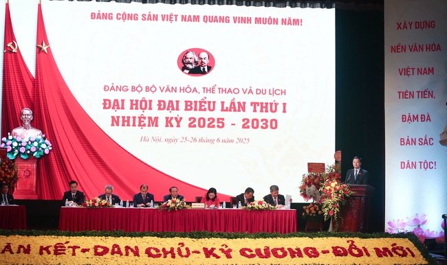 "Chuyển hóa các giá trị văn hóa thành nguồn lực cho sự phát triển" - Ảnh 1. "Chuyển hóa các giá trị văn hóa thành nguồn lực cho sự phát triển" - Ảnh 1.