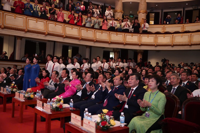 Khai mạc Đại hội đại biểu Đảng bộ Bộ Văn hóa, Thể thao và Du lịch lần thứ I, nhiệm kỳ 2025- 2030 - Ảnh 13. Khai mạc Đại hội đại biểu Đảng bộ Bộ Văn hóa, Thể thao và Du lịch lần thứ I, nhiệm kỳ 2025- 2030 - Ảnh 13.