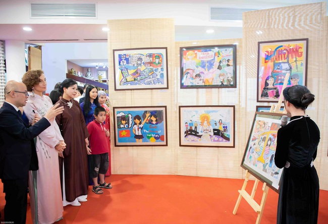 Phu nhân Tổng Bí thư Ngô Phương Ly và Tổng Giám đốc UNESCO Audrey Azoulay dự Triển lãm “Chúng tôi CÓ THỂ” - Ảnh 1. Phu nhân Tổng Bí thư Ngô Phương Ly và Tổng Giám đốc UNESCO Audrey Azoulay dự Triển lãm “Chúng tôi CÓ THỂ” - Ảnh 1.