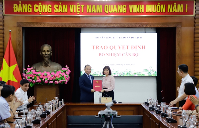 Bổ nhiệm Phó Cục trưởng Cục Du lịch Quốc gia Việt Nam và Phó Vụ trưởng Vụ Kế hoạch Tài chính, Bộ VHTTDL - Ảnh 1. Bổ nhiệm Phó Cục trưởng Cục Du lịch Quốc gia Việt Nam và Phó Vụ trưởng Vụ Kế hoạch Tài chính, Bộ VHTTDL - Ảnh 1.