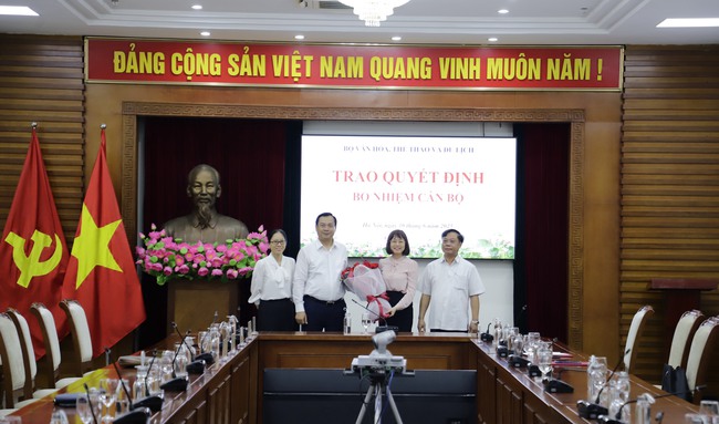 Bổ nhiệm Phó Cục trưởng Cục Du lịch Quốc gia Việt Nam và Phó Vụ trưởng Vụ Kế hoạch Tài chính, Bộ VHTTDL - Ảnh 6. Bổ nhiệm Phó Cục trưởng Cục Du lịch Quốc gia Việt Nam và Phó Vụ trưởng Vụ Kế hoạch Tài chính, Bộ VHTTDL - Ảnh 6.