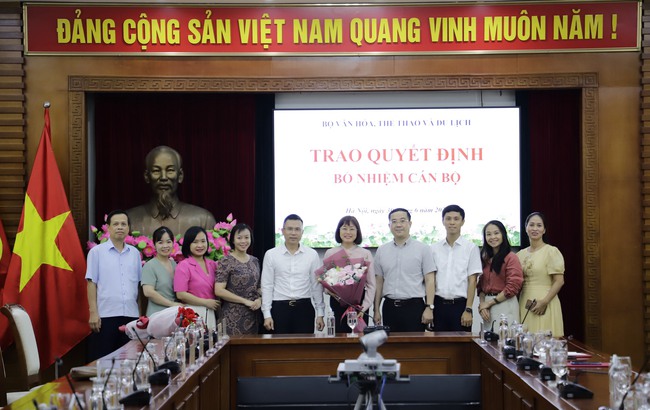 Bổ nhiệm Phó Cục trưởng Cục Du lịch Quốc gia Việt Nam và Phó Vụ trưởng Vụ Kế hoạch Tài chính, Bộ VHTTDL - Ảnh 5. Bổ nhiệm Phó Cục trưởng Cục Du lịch Quốc gia Việt Nam và Phó Vụ trưởng Vụ Kế hoạch Tài chính, Bộ VHTTDL - Ảnh 5.