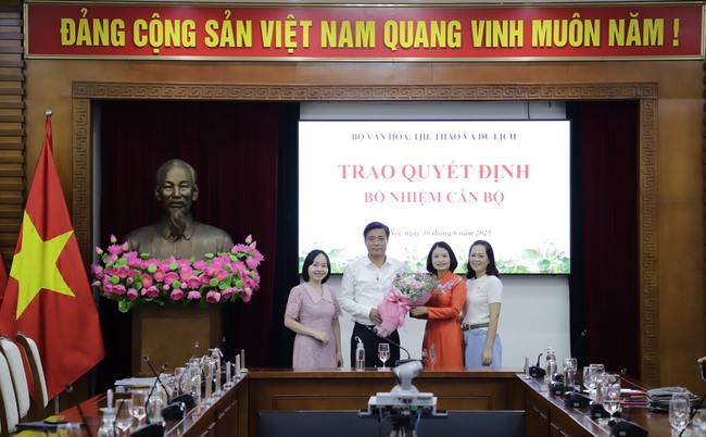 Bổ nhiệm Phó Cục trưởng Cục Du lịch Quốc gia Việt Nam và Phó Vụ trưởng Vụ Kế hoạch Tài chính, Bộ VHTTDL - Ảnh 7. Bổ nhiệm Phó Cục trưởng Cục Du lịch Quốc gia Việt Nam và Phó Vụ trưởng Vụ Kế hoạch Tài chính, Bộ VHTTDL - Ảnh 7.