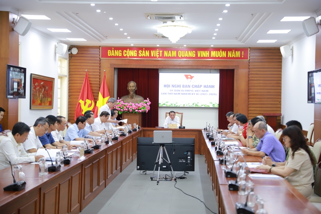 Bộ trưởng Nguyễn Văn Hùng: Nâng cao vai trò của Ủy ban Olympic Việt Nam, hoàn thành tốt nhiệm vụ 6 tháng cuối năm 2025 - Ảnh 4. Bộ trưởng Nguyễn Văn Hùng: Nâng cao vai trò của Ủy ban Olympic Việt Nam, hoàn thành tốt nhiệm vụ 6 tháng cuối năm 2025 - Ảnh 4.