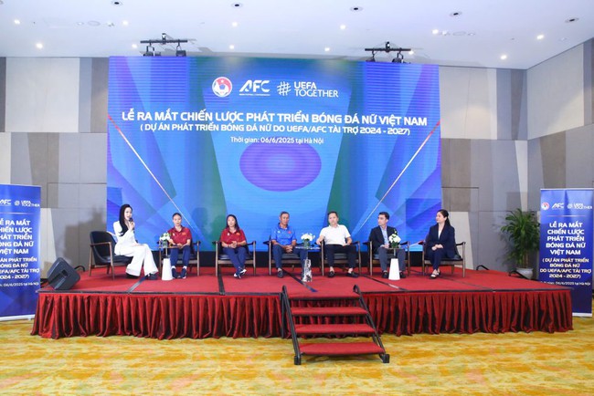 Ra mắt Chiến lược phát triển bóng đá nữ Việt Nam giai đoạn 2024 – 2027 - Ảnh 1. Ra mắt Chiến lược phát triển bóng đá nữ Việt Nam giai đoạn 2024 – 2027 - Ảnh 1.
