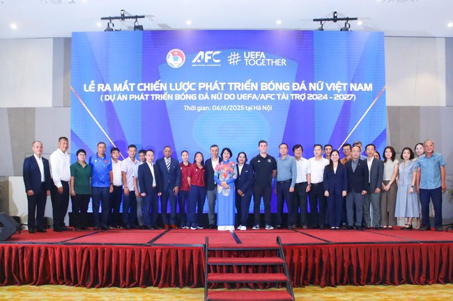 Ra mắt Chiến lược phát triển bóng đá nữ Việt Nam giai đoạn 2024 – 2027 - Ảnh 3. Ra mắt Chiến lược phát triển bóng đá nữ Việt Nam giai đoạn 2024 – 2027 - Ảnh 3.