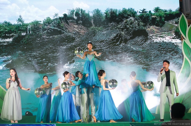 “Việt Nam xanh mãi bốn mùa” - nghệ thuật lan tỏa thông điệp bảo vệ môi trường - Ảnh 7. “Việt Nam xanh mãi bốn mùa” - nghệ thuật lan tỏa thông điệp bảo vệ môi trường - Ảnh 7.