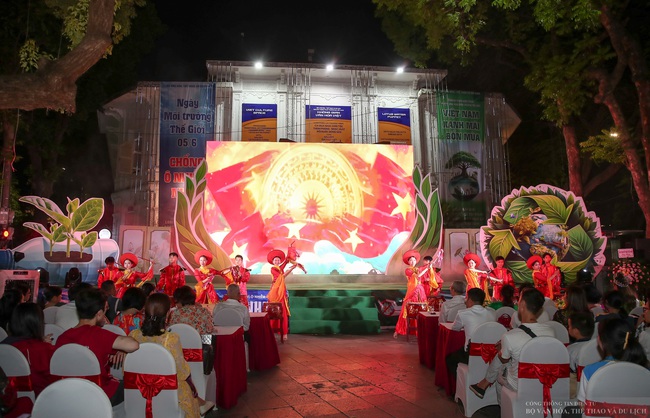 “Việt Nam xanh mãi bốn mùa” - nghệ thuật lan tỏa thông điệp bảo vệ môi trường - Ảnh 4. “Việt Nam xanh mãi bốn mùa” - nghệ thuật lan tỏa thông điệp bảo vệ môi trường - Ảnh 4.