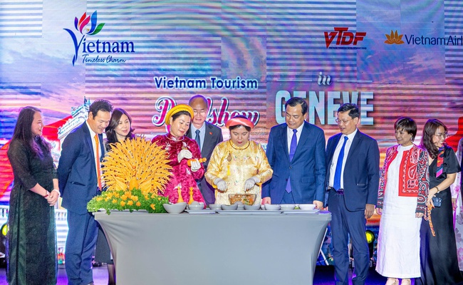 Quảng bá du lịch Việt Nam và Huế tại thị trường châu Âu - Ảnh 2. Quảng bá du lịch Việt Nam và Huế tại thị trường châu Âu - Ảnh 2.