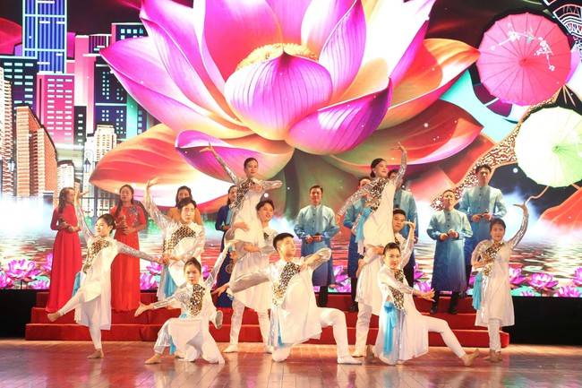 Vang vọng mãi những câu hò - Ảnh 3. Vang vọng mãi những câu hò - Ảnh 3.
