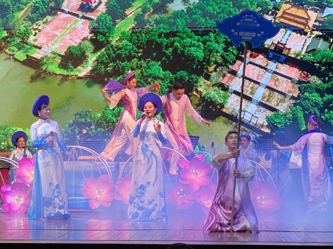 Những điểm sáng tại Hội diễn Nghệ thuật quần chúng "Câu hò nối những dòng sông" - Ảnh 2. Những điểm sáng tại Hội diễn Nghệ thuật quần chúng "Câu hò nối những dòng sông" - Ảnh 2.