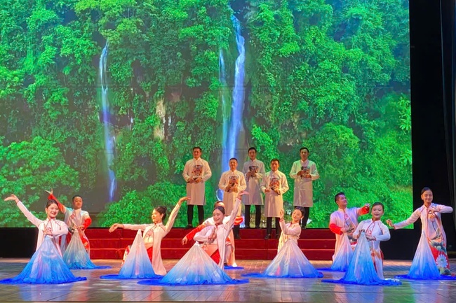 Những điểm sáng tại Hội diễn Nghệ thuật quần chúng "Câu hò nối những dòng sông" - Ảnh 1. Những điểm sáng tại Hội diễn Nghệ thuật quần chúng "Câu hò nối những dòng sông" - Ảnh 1.