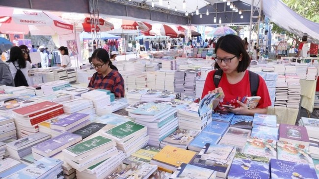 Tái cấu trúc ngành xuất bản trong kỷ nguyên mới - Ảnh 1. Tái cấu trúc ngành xuất bản trong kỷ nguyên mới - Ảnh 1.