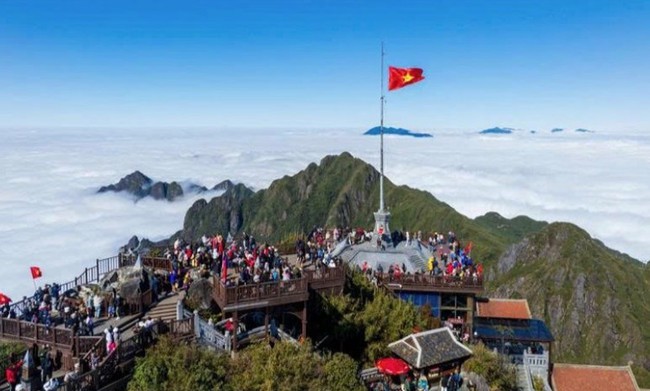 Du lịch Lào Cai hứa hẹn bứt phá - Ảnh 1. Du lịch Lào Cai hứa hẹn bứt phá - Ảnh 1.