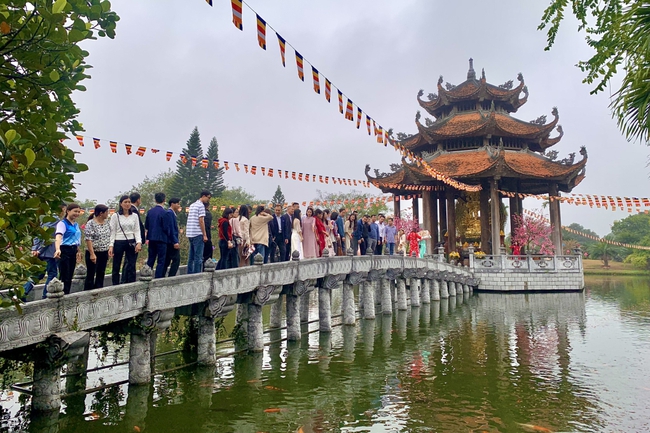 Hưng Yên: Trong 6 tháng đầu năm, hoạt động du lịch trên địa bàn tỉnh đạt nhiều thành tích tốt - Ảnh 1. Hưng Yên: Trong 6 tháng đầu năm, hoạt động du lịch trên địa bàn tỉnh đạt nhiều thành tích tốt - Ảnh 1.