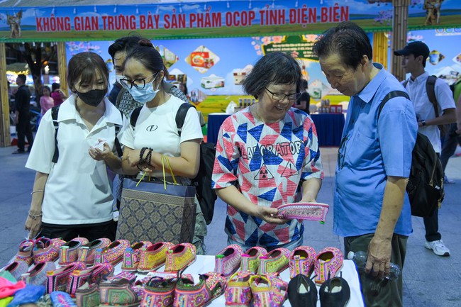 Nhóm hợp tác phát triển 8 tỉnh Tây Bắc mở rộng và TP Hồ Chí Minh: Các hoạt động chung đạt tiến độ và hiệu quả trong 6 tháng đầu năm - Ảnh 1. Nhóm hợp tác phát triển 8 tỉnh Tây Bắc mở rộng và TP Hồ Chí Minh: Các hoạt động chung đạt tiến độ và hiệu quả trong 6 tháng đầu năm - Ảnh 1.