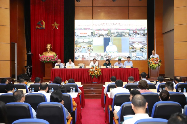 Hội nghị sơ kết công tác 6 tháng đầu năm và triển khai nhiệm vụ công tác 6 tháng cuối năm của Bộ VHTTDL - Ảnh 4. Hội nghị sơ kết công tác 6 tháng đầu năm và triển khai nhiệm vụ công tác 6 tháng cuối năm của Bộ VHTTDL - Ảnh 4.