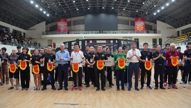 Khai mạc giải Cup các CLB Võ thuật tổng hợp toàn quốc 2025 - Ảnh 3.