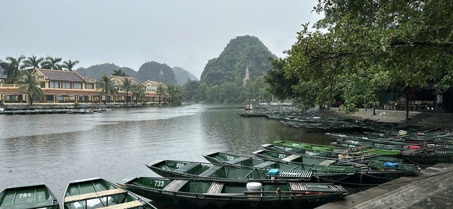 Ninh Bình: Tạm dừng hoạt động đón khách du lịch bằng phương tiện đường thủy nội địa  - Ảnh 1.