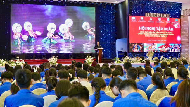 Tập huấn nghiệp vụ công tác Đoàn: Nâng cao kiến thức, kỹ năng và tinh thần trách nhiệm của thanh niên - Ảnh 1.