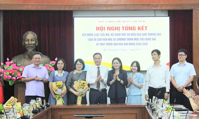Hội nghị Tổng kết quá trình xây dựng Luật sửa đổi, bổ sung một số điều của Luật Quảng cáo, Luật Di sản văn hóa và Chương trình Mục tiêu quốc gia về phát triển văn hóa giai đoạn 2025-2035 - Ảnh 3. Hội nghị Tổng kết quá trình xây dựng Luật sửa đổi, bổ sung một số điều của Luật Quảng cáo, Luật Di sản văn hóa và Chương trình Mục tiêu quốc gia về phát triển văn hóa giai đoạn 2025-2035 - Ảnh 3.
