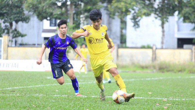 Xác định tám đội vào tứ kết Giải bóng đá U21 Quốc gia 2025 - Ảnh 1. Xác định tám đội vào tứ kết Giải bóng đá U21 Quốc gia 2025 - Ảnh 1.