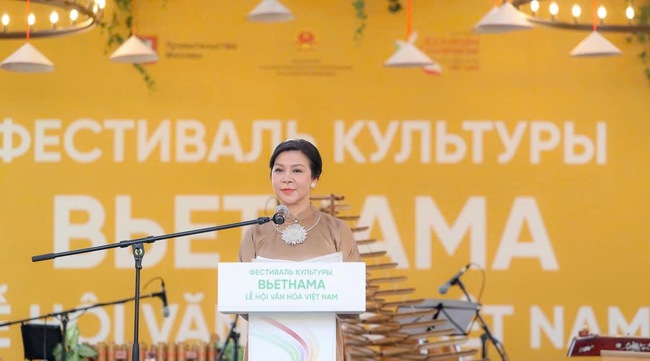 Rực rỡ Lễ hội &quot;Việt Nam - Sắc màu từ miền nhiệt đới&quot; bên Quảng trường Đỏ, Liên bang Nga - Ảnh 1.