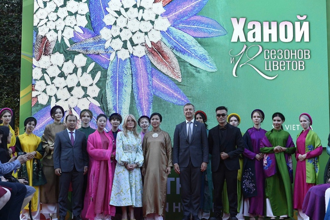 Những món quà văn hoá đặc biệt từ Việt Nam - Miền Nhiệt đới tới bạn bè nước Nga - Ảnh 6. Những món quà văn hoá đặc biệt từ Việt Nam - Miền Nhiệt đới tới bạn bè nước Nga - Ảnh 6.