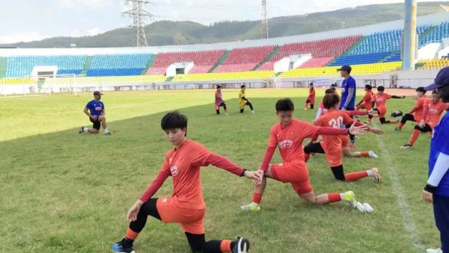 Thầy trò HLV Mai Đức Chung khởi động mục tiêu lần thứ hai tranh vé dự World Cup - Ảnh 2. Thầy trò HLV Mai Đức Chung khởi động mục tiêu lần thứ hai tranh vé dự World Cup - Ảnh 2.