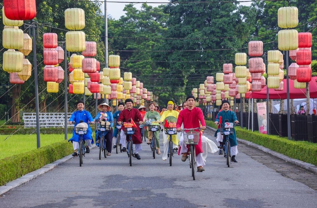Hà Nội: Ban hành kế hoạch phát triển ngành Du lịch Thủ đô năm 2026 - Ảnh 3. Hà Nội: Ban hành kế hoạch phát triển ngành Du lịch Thủ đô năm 2026 - Ảnh 3.