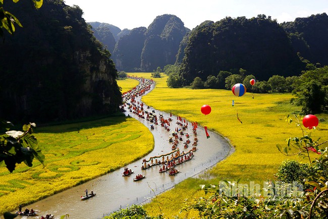 Ninh Bình: Trong tháng 7/2025, toàn tỉnh ước đón hơn 650.000 lượt khách - Ảnh 1. Ninh Bình: Trong tháng 7/2025, toàn tỉnh ước đón hơn 650.000 lượt khách - Ảnh 1.