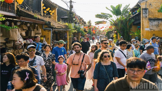 Tiếp cận, phát triển du lịch vùng phụ cận để giảm tải áp lực cho phố cổ Hội An - Ảnh 2. Tiếp cận, phát triển du lịch vùng phụ cận để giảm tải áp lực cho phố cổ Hội An - Ảnh 2.
