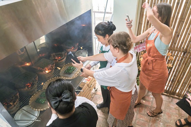 TP.Hồ Chí Minh khởi động chuỗi sản phẩm kích cầu du lịch hè 2025 - Ảnh 2. TP.Hồ Chí Minh khởi động chuỗi sản phẩm kích cầu du lịch hè 2025 - Ảnh 2.