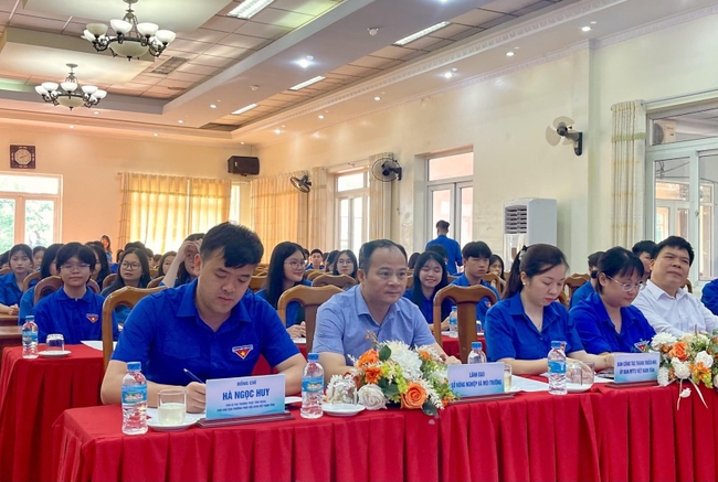Cao Bằng: Tập huấn nâng cao năng lực đội ngũ cán bộ làm công tác tuyên truyền giảm nghèo năm 2025 - Ảnh 1. Cao Bằng: Tập huấn nâng cao năng lực đội ngũ cán bộ làm công tác tuyên truyền giảm nghèo năm 2025 - Ảnh 1.