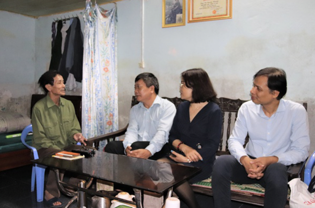 Bộ VHTTDL yêu cầu các cơ quan trực thuộc Bộ tiếp tục chăm lo tốt đời sống người có công với cách mạng - Ảnh 1. Bộ VHTTDL yêu cầu các cơ quan trực thuộc Bộ tiếp tục chăm lo tốt đời sống người có công với cách mạng - Ảnh 1.