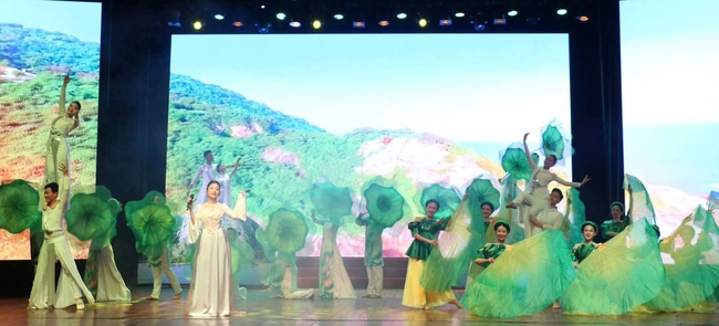 "Xuôi bè sông Mã" - Bản hòa ca đầy tự hào của xứ Thanh - Ảnh 2. "Xuôi bè sông Mã" - Bản hòa ca đầy tự hào của xứ Thanh - Ảnh 2.